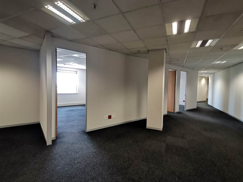 477  m² Office Space in Rosebank photo number 7