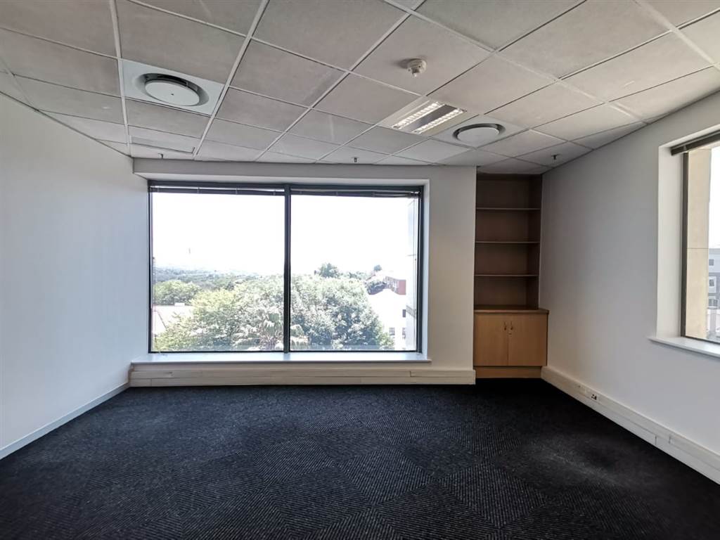 477  m² Office Space in Rosebank photo number 10