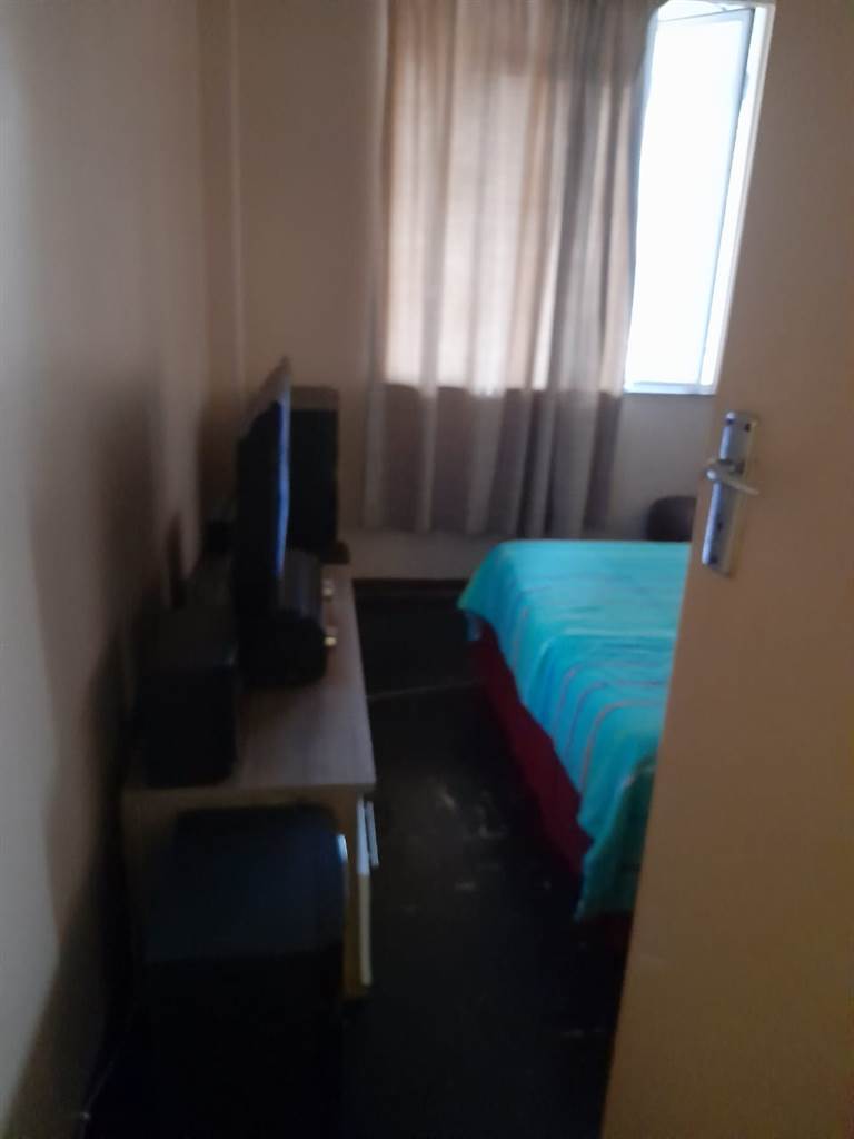 3 Bed Apartment in Durban CBD photo number 5