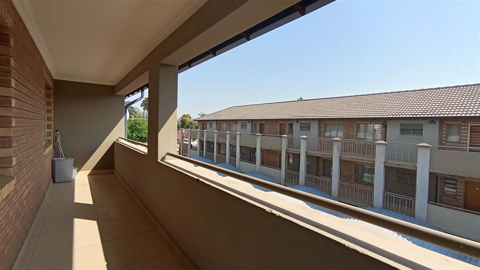 2 Bed Townhouse in Pretoria North photo number 12