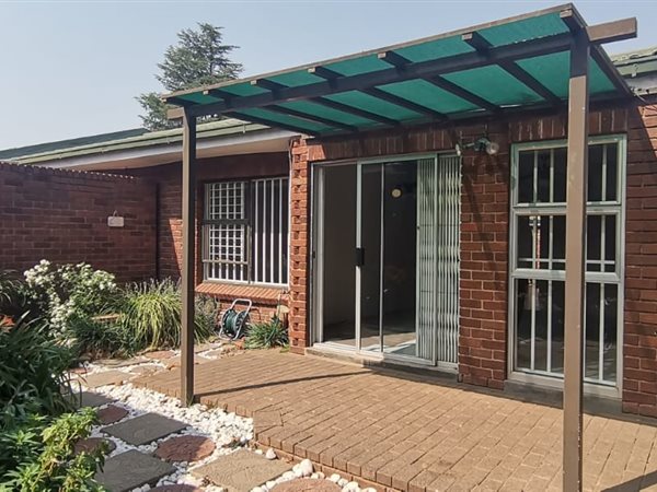 2 Bedroom Townhouse 2 Bedroom Townhouse