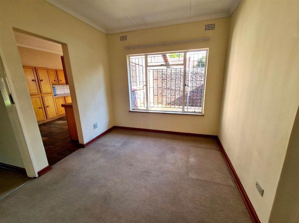 3 Bed Townhouse in Protea Park photo number 7