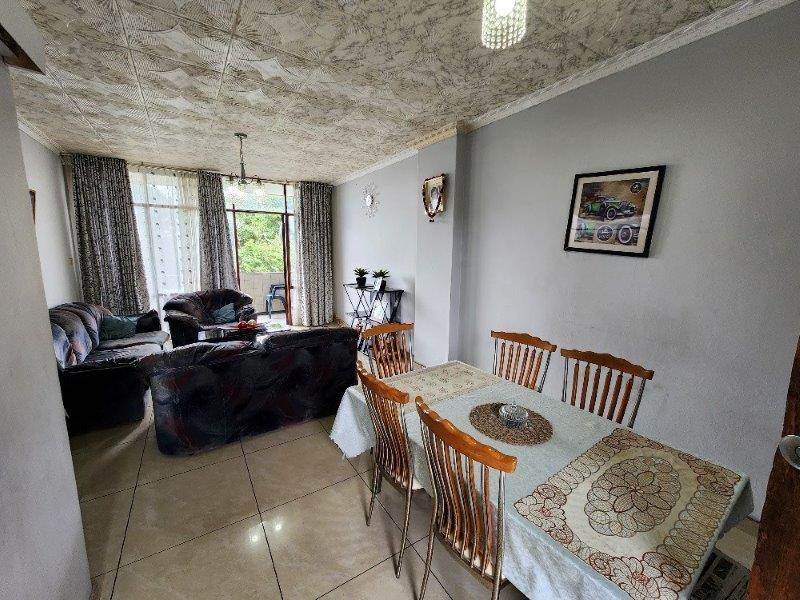 2 Bed Flat in Pinetown Central photo number 8