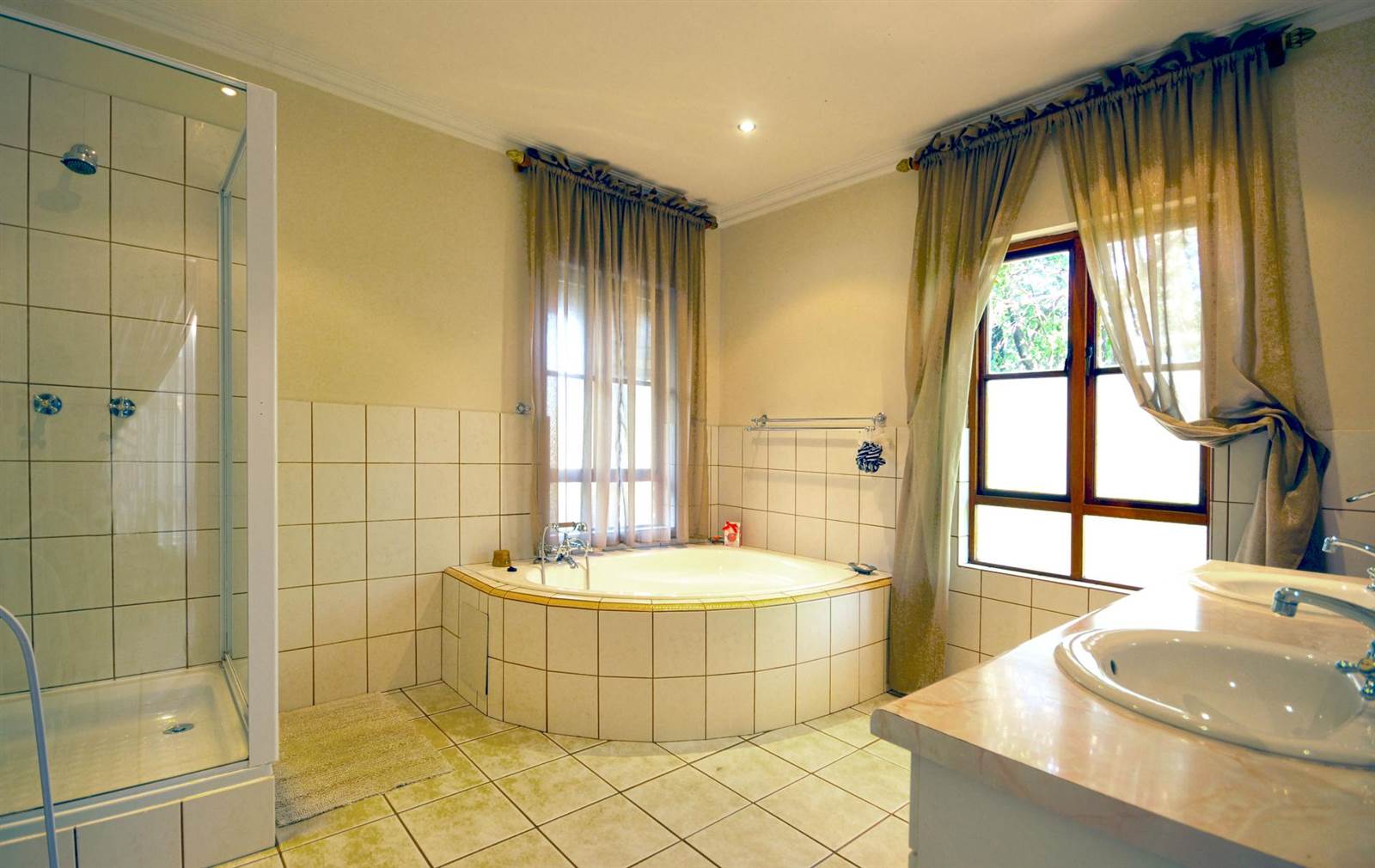 6 Bed House in Mooikloof Equestrian Estate photo number 30