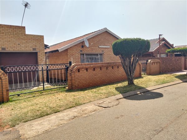 3 Bedroom House 3 Bedroom House