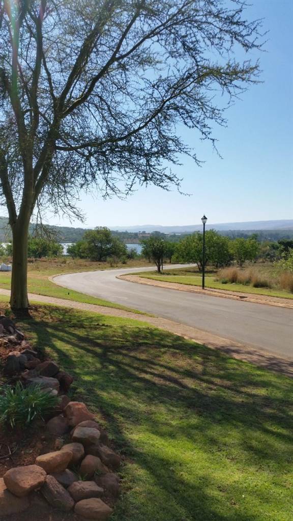 1361 m² Land available in Buffelspoort photo number 4