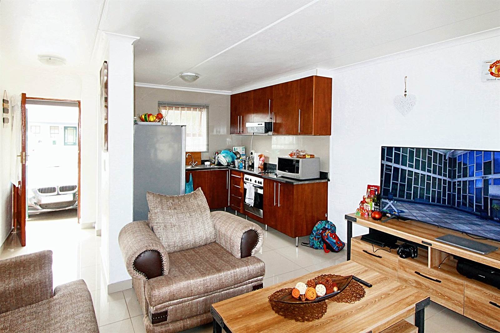 2 Bed Townhouse in Parklands photo number 11