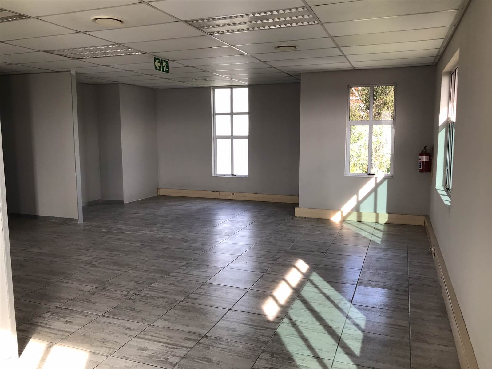 98  m² Commercial space in Dainfern photo number 11