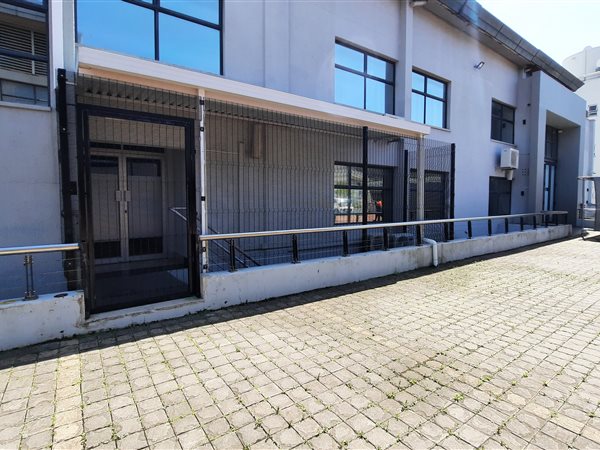 2 815  m² Commercial space