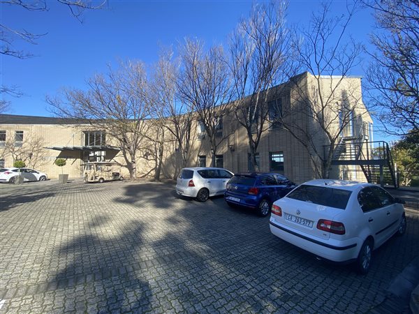 346  m² Commercial space