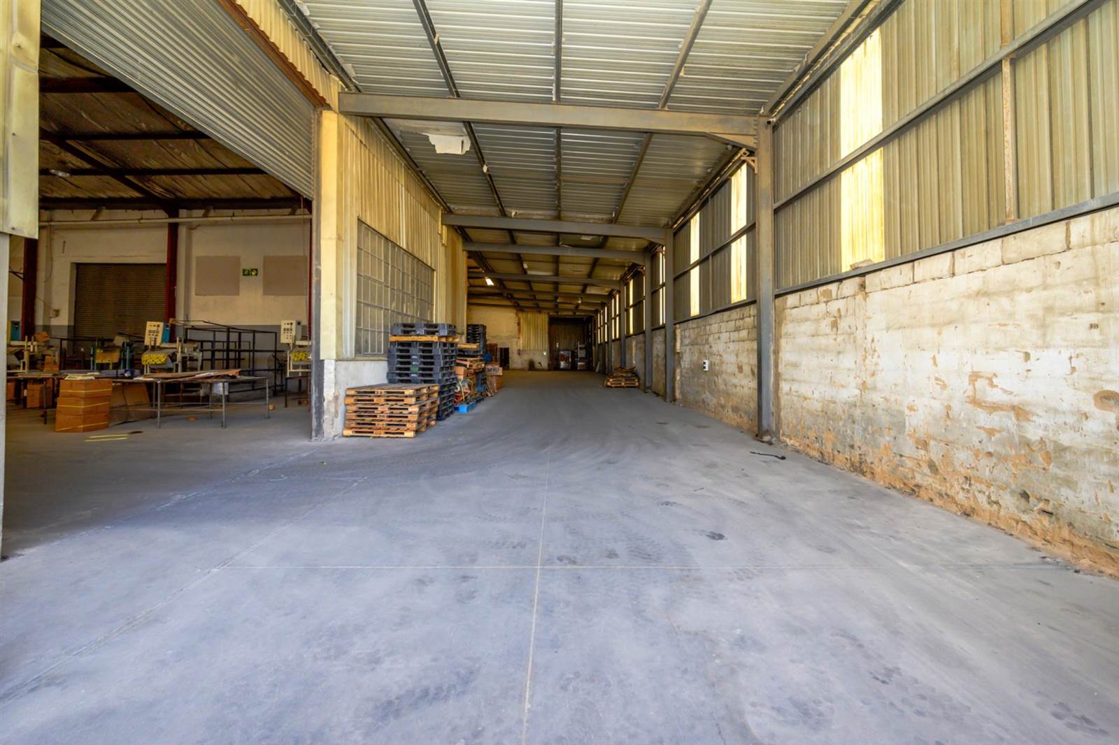 3600  m² Industrial space in Phoenix photo number 16