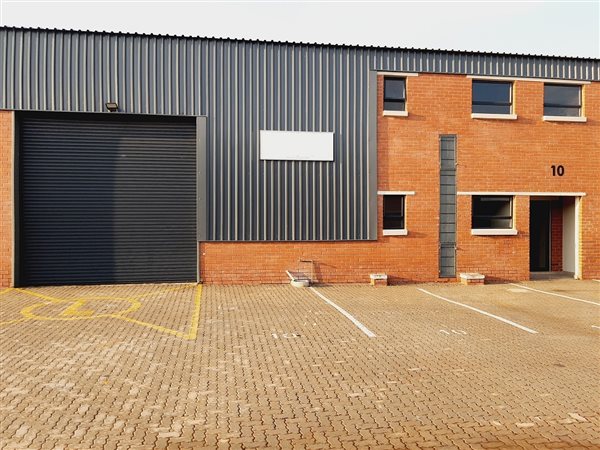 225  m² Industrial space