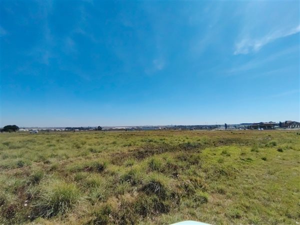 6935 m² Land available in Secunda