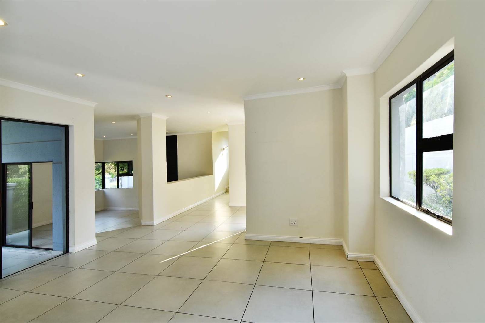 3 Bed House in Kyalami Estate photo number 6