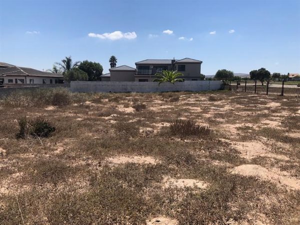 839 m² Land available in Country Club