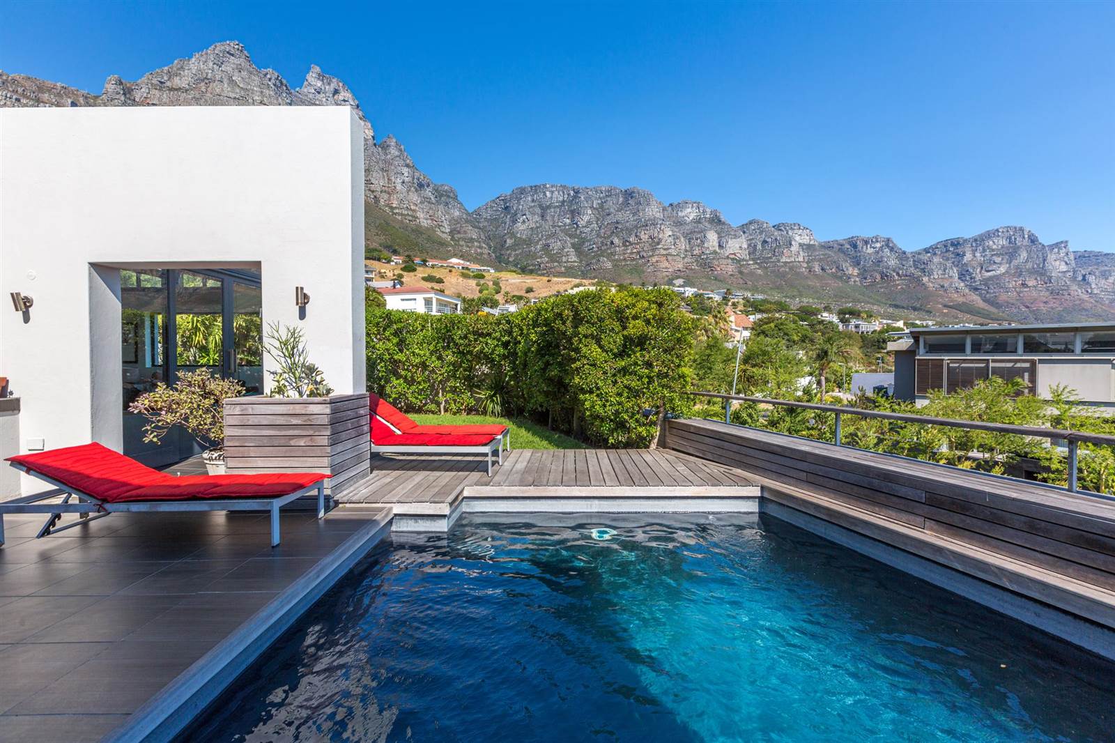 4 Bed House in Camps Bay photo number 12