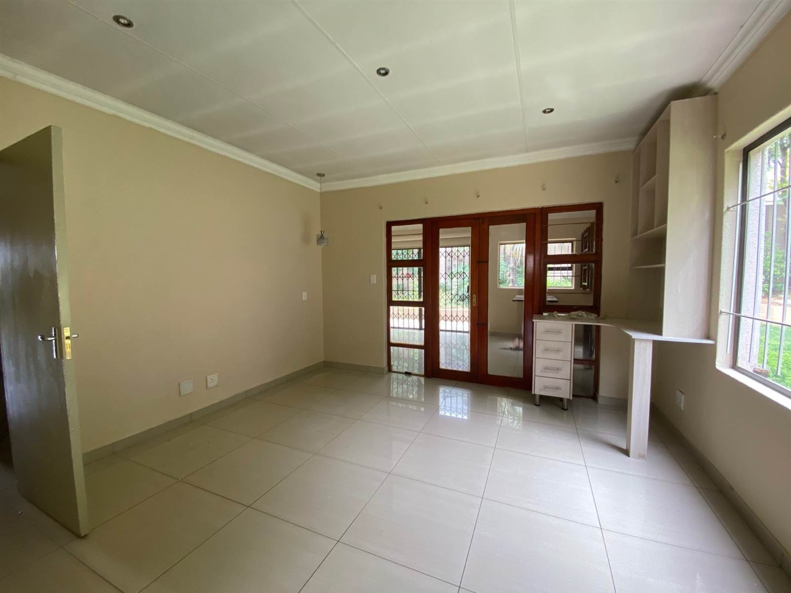 3 Bed Cluster in Douglasdale photo number 13