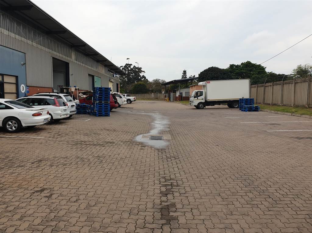 536  m² Industrial space in Mt Edgecombe photo number 3