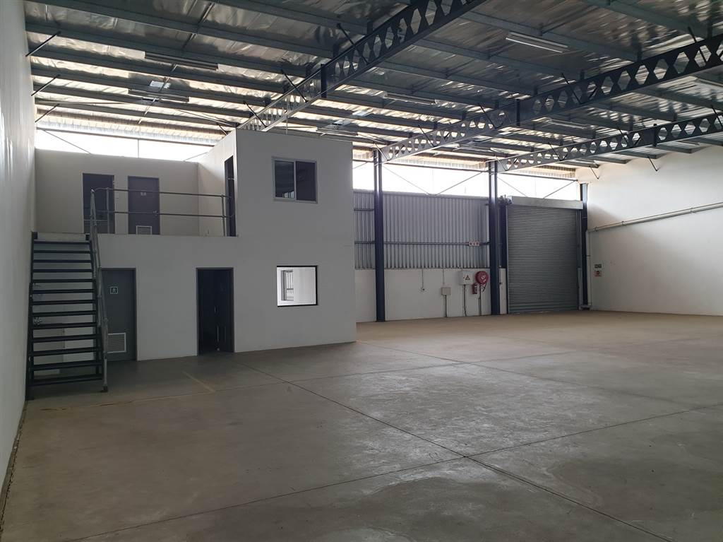 536  m² Industrial space in Mt Edgecombe photo number 2