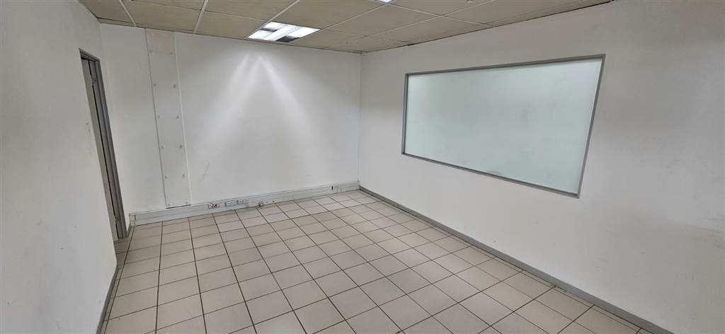 780  m² Commercial space in Parklands photo number 17