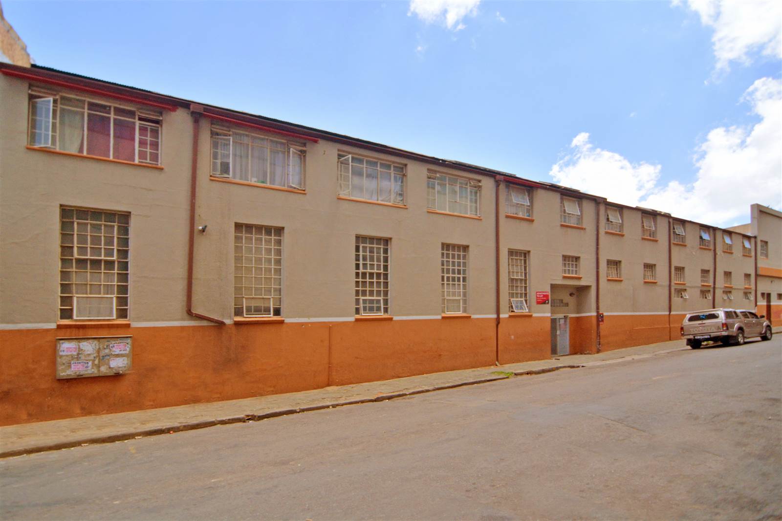 15  m² Commercial space in Johannesburg Central photo number 3