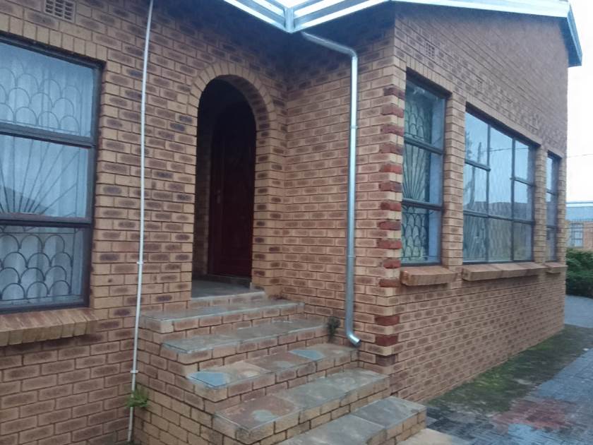 5 Bed House in Mabopane photo number 12