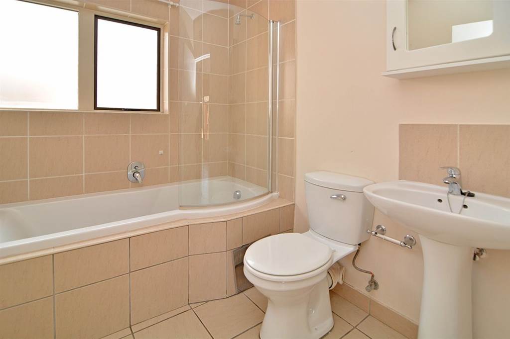 2 Bed Apartment in Terenure photo number 13