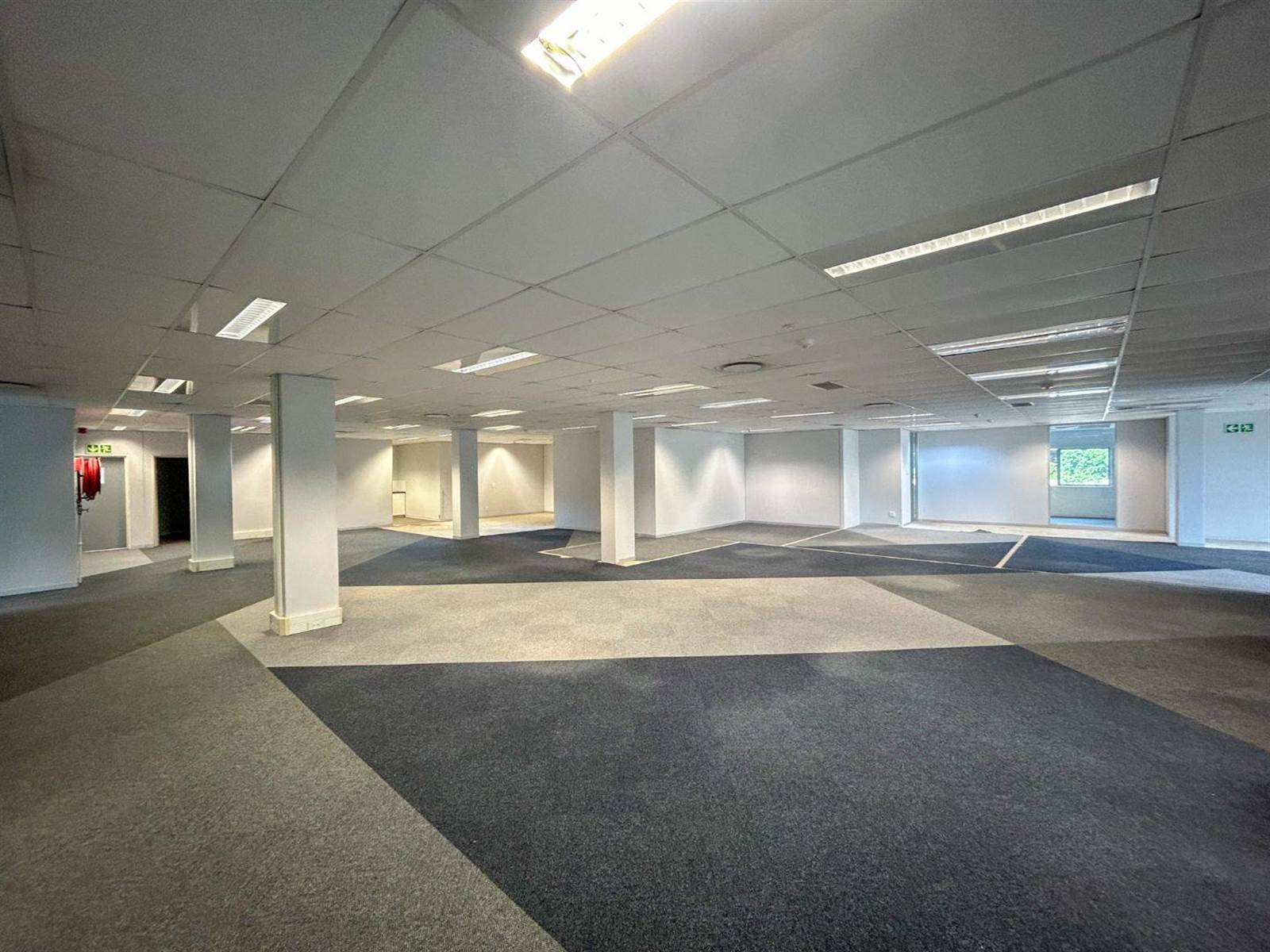 674.59  m² Office Space in Somerset Park photo number 1