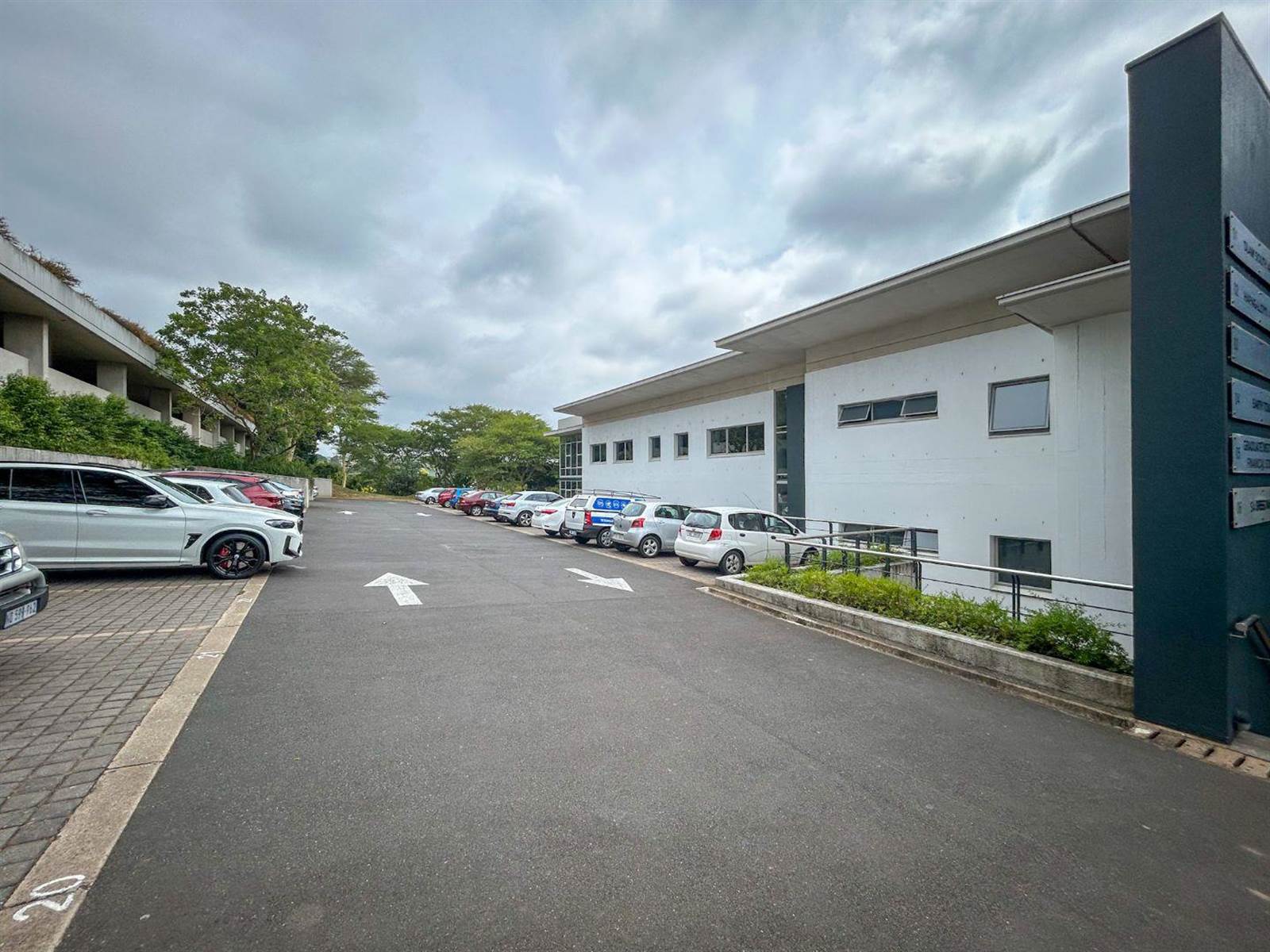 674.59  m² Office Space in Somerset Park photo number 2
