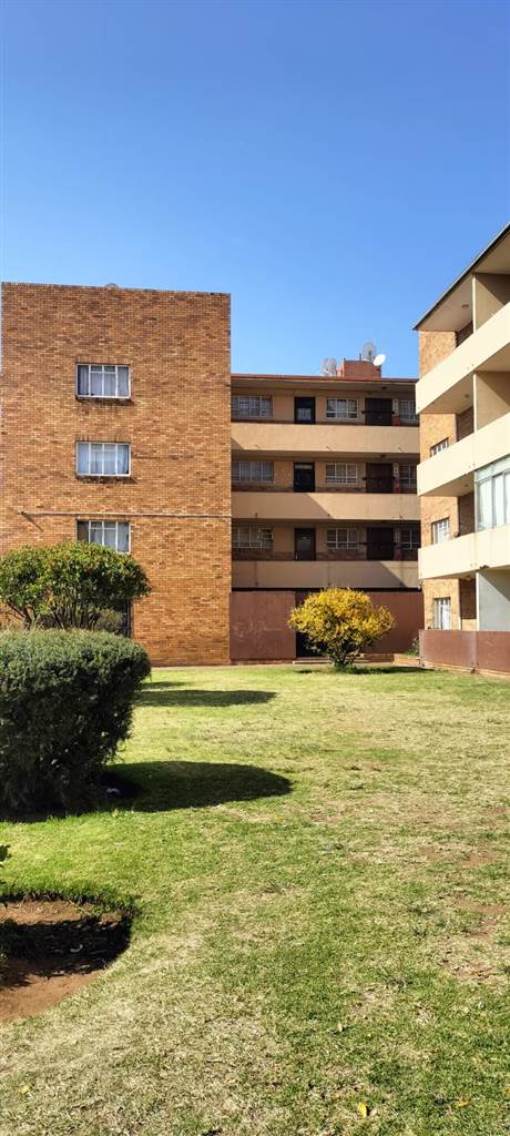 1 Bed Apartment in Boksburg Central photo number 1