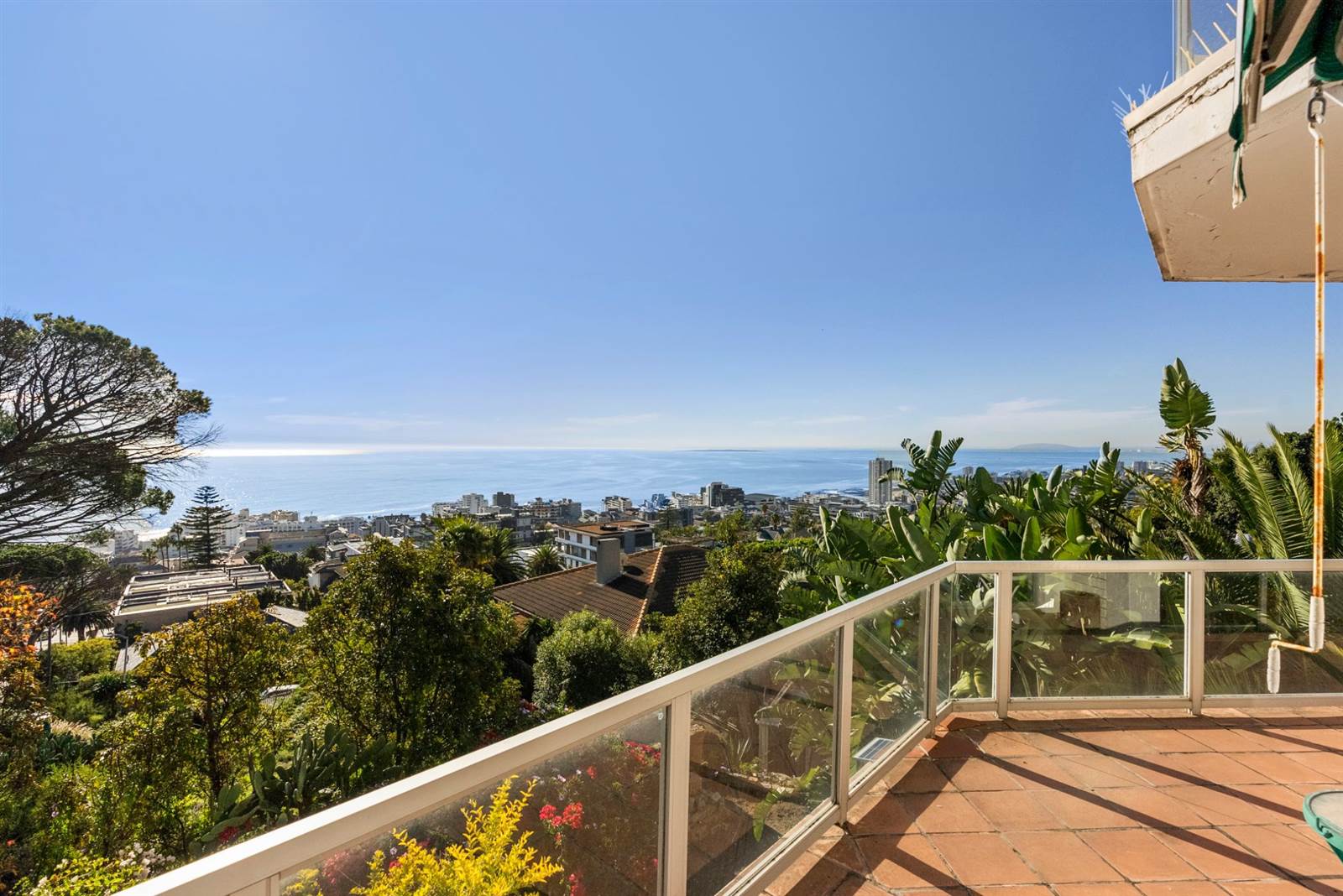 4 Bed House in Fresnaye photo number 1