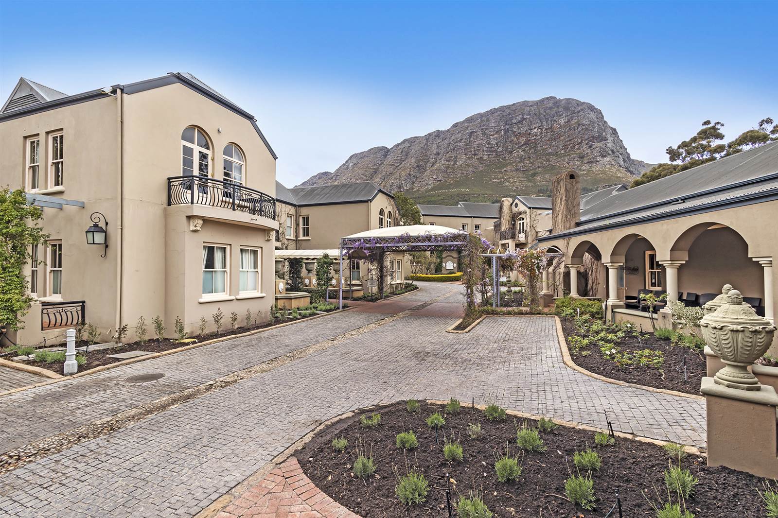 1 Bed Apartment in Franschhoek photo number 22