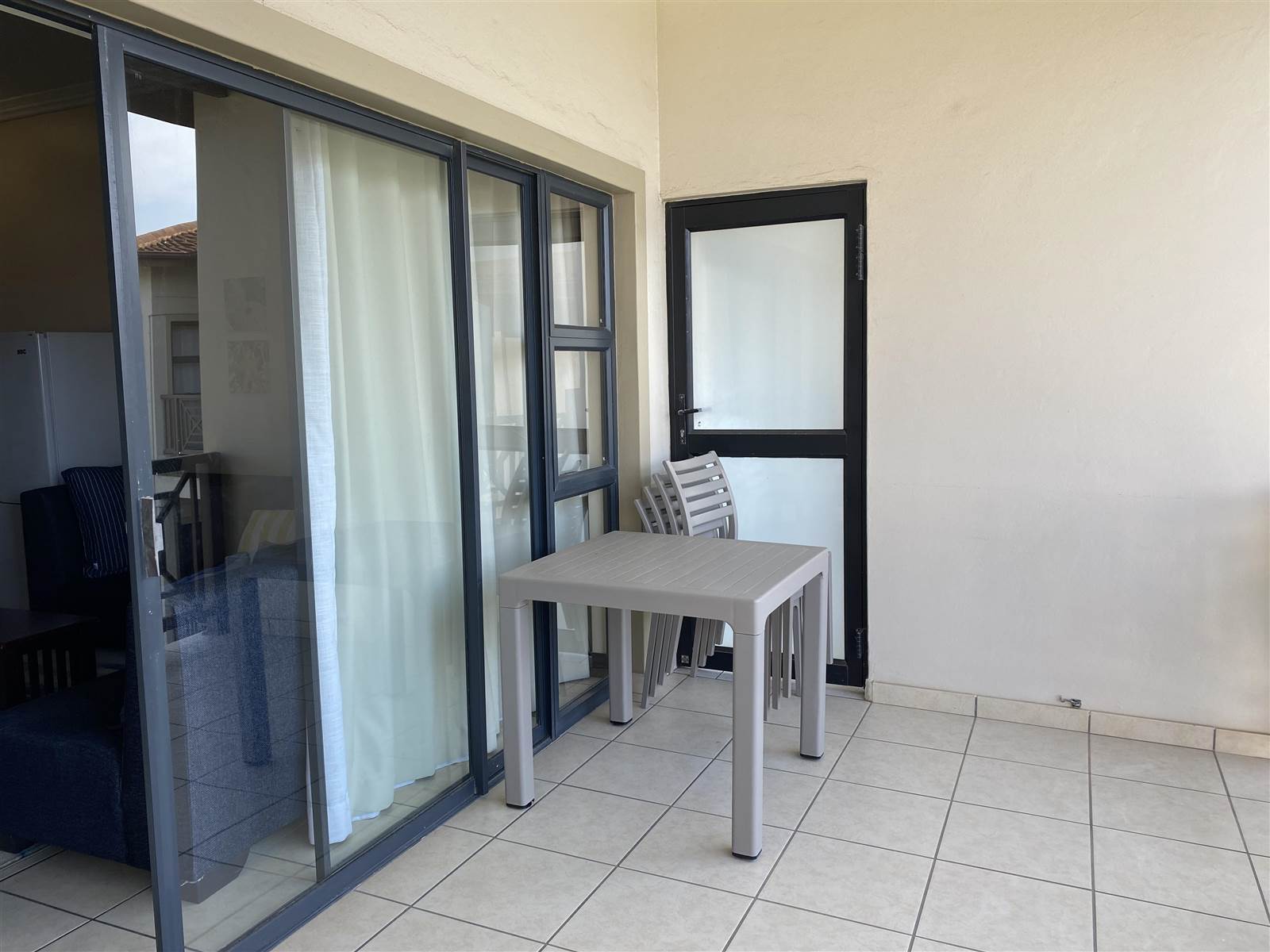 2 Bed Apartment in Uvongo photo number 17
