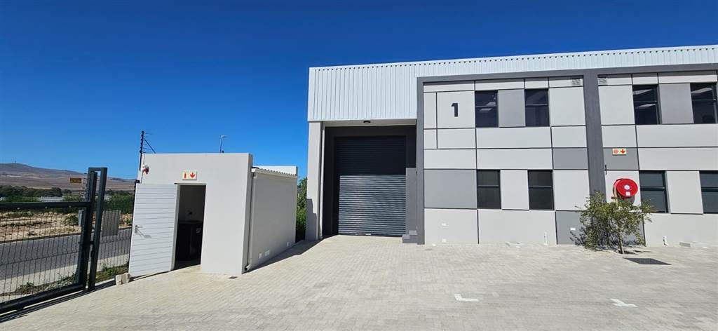 132  m² Industrial space in Parklands photo number 1