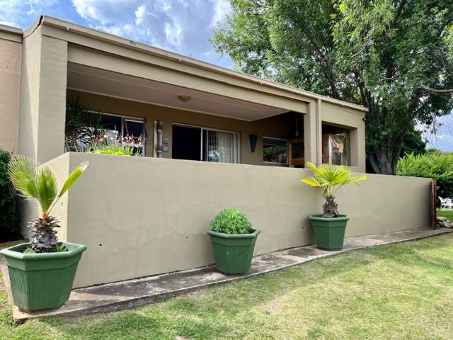 3 Bed Townhouse in Clarens photo number 4