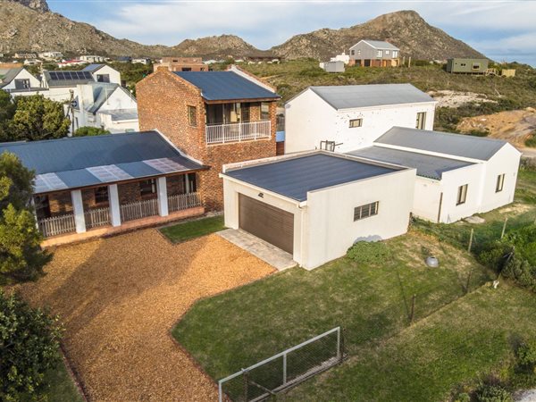 4 Bedroom House 4 Bedroom House