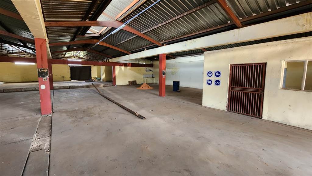 556  m² Industrial space in Rosslyn photo number 4