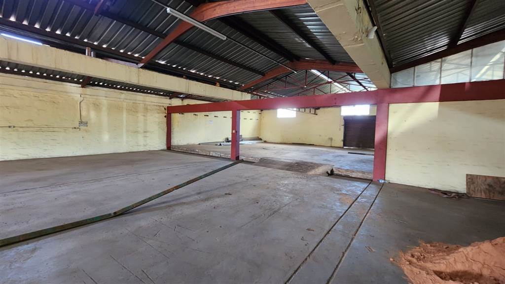 556  m² Industrial space in Rosslyn photo number 10