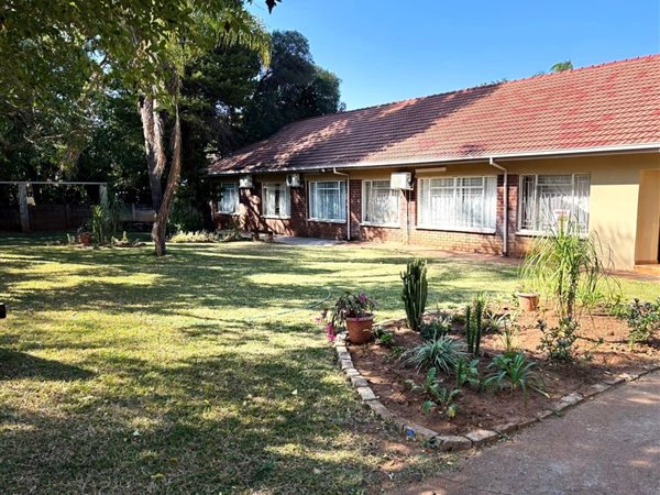 4 Bedroom House 4 Bedroom House