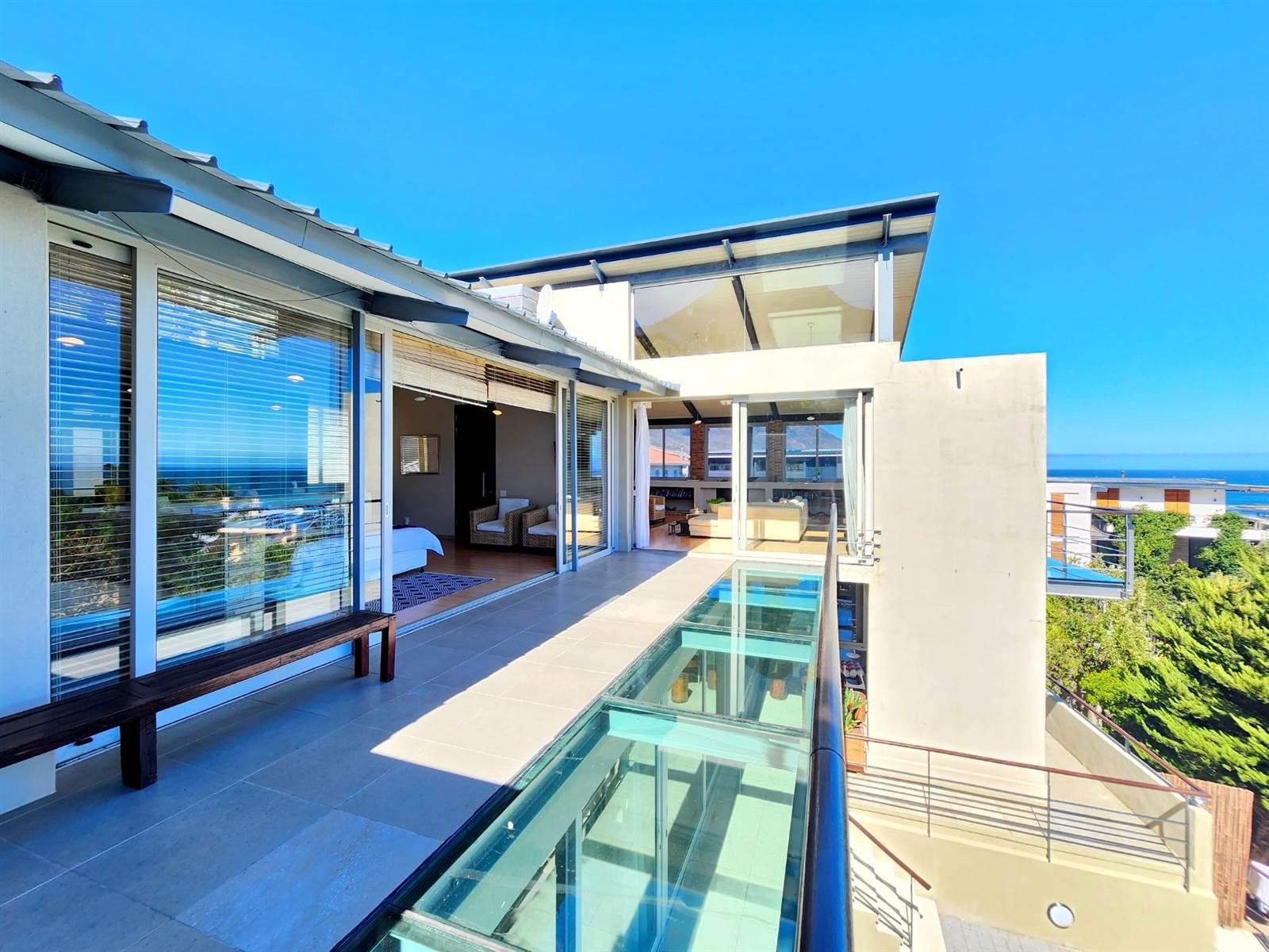 5 Bed House in Camps Bay photo number 15