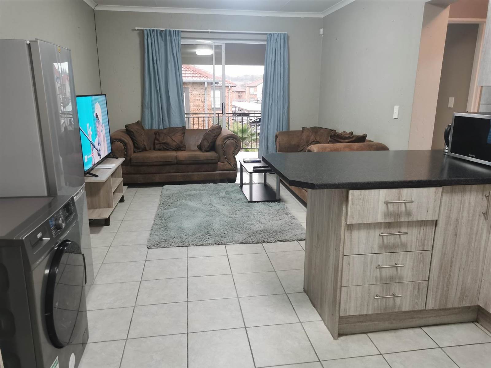 2 Bed Apartment in Wilgeheuwel photo number 4