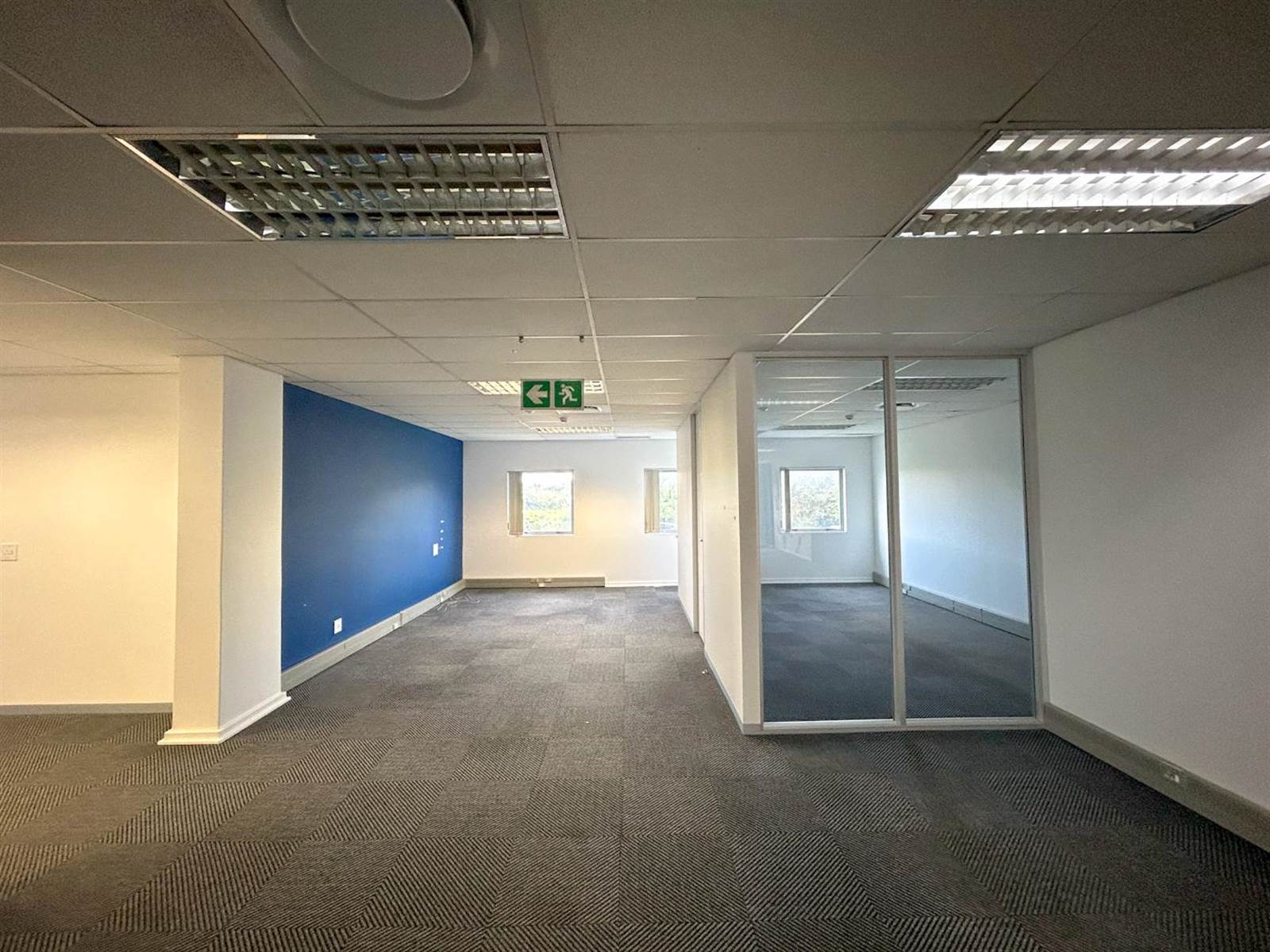 392.62  m² Office Space in Somerset Park photo number 5