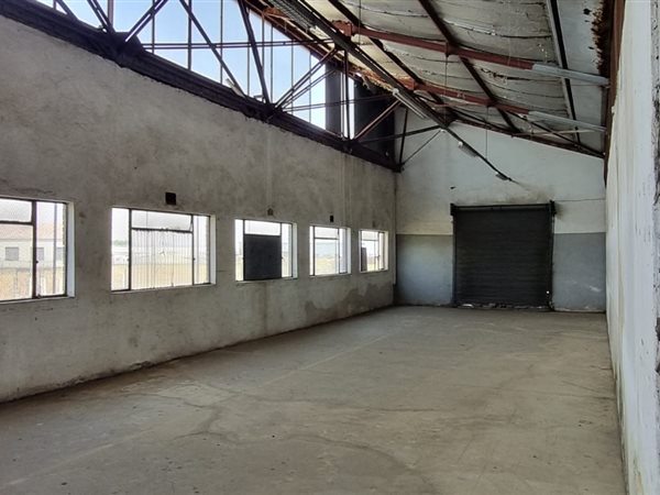 300  m² Industrial space