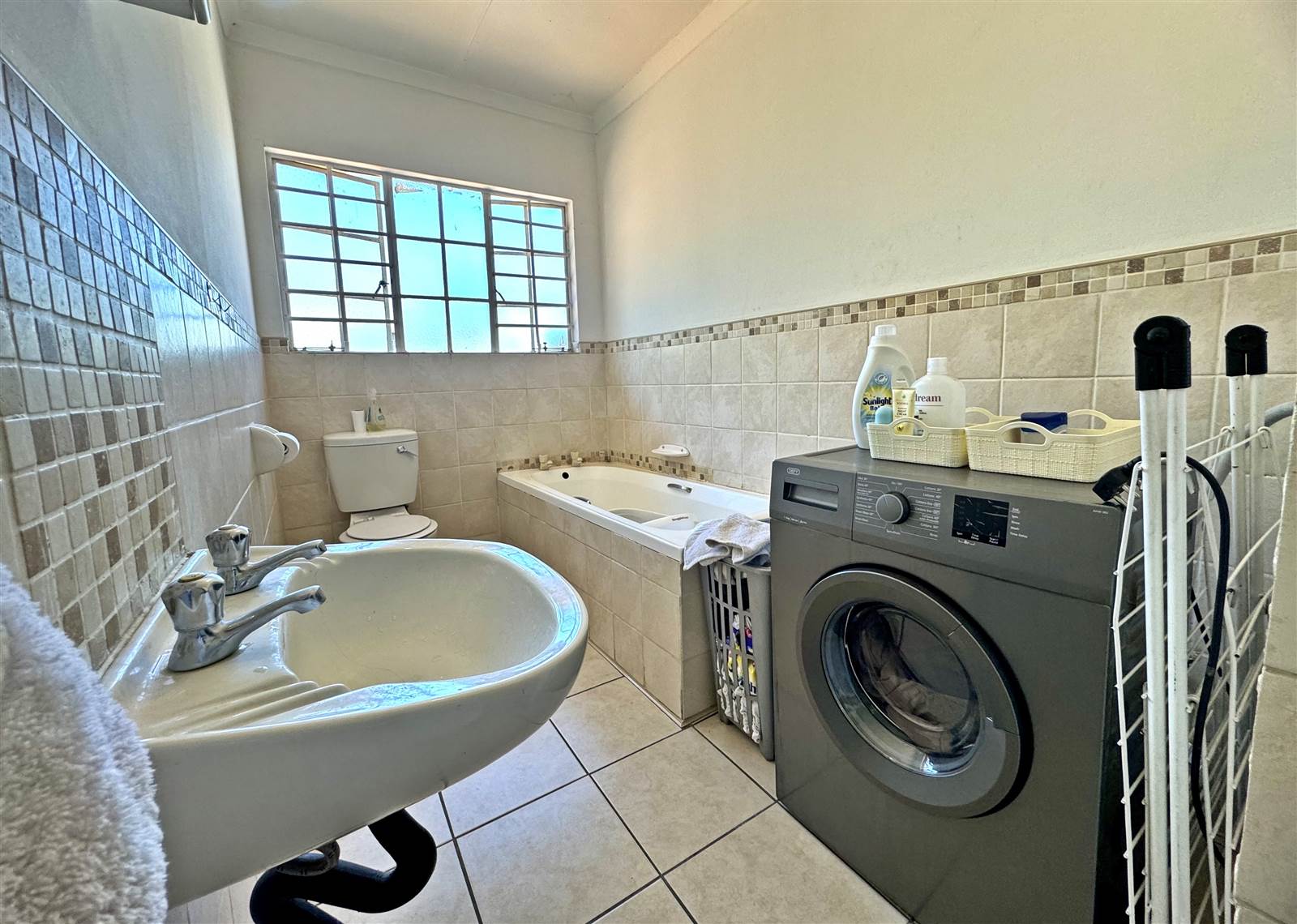 2 Bed Townhouse in Bloemfontein photo number 11