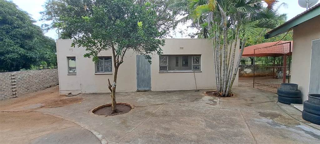 3 Bed House in Phalaborwa photo number 17