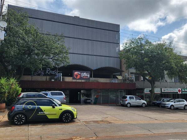 350  m² Commercial space in Lynnwood