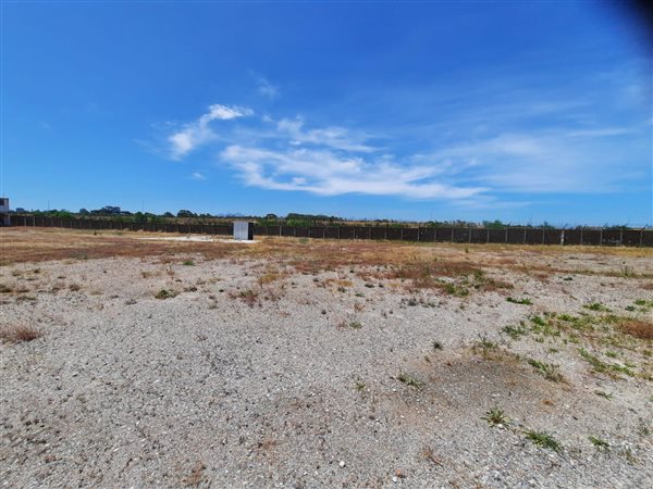 6536 m² Land available in Parow