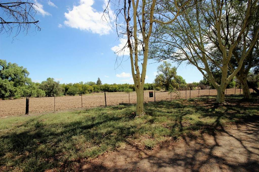 9706 m² Land available in Oudtshoorn photo number 2