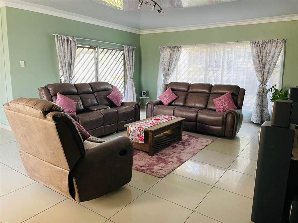 3 Bed House in Jan Cilliers Park photo number 19
