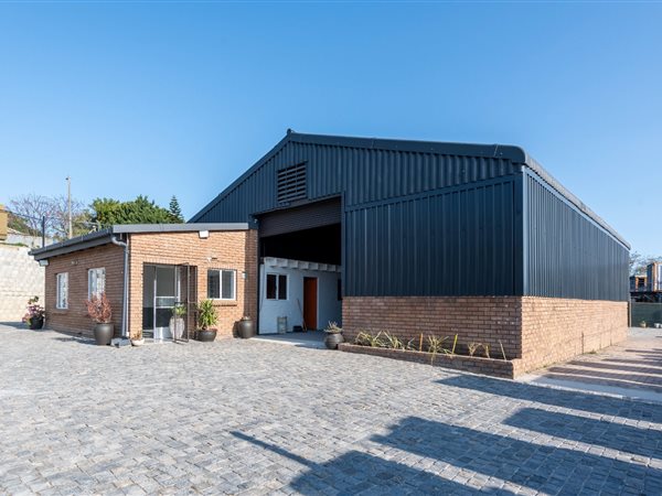 235  m² Industrial space